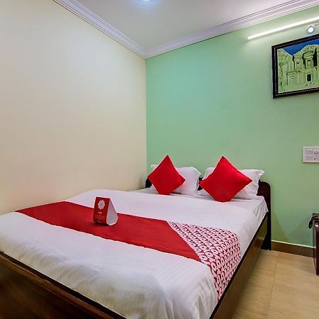 Oyo Lalitha Delight Hotel Visakhapatnam Exterior foto