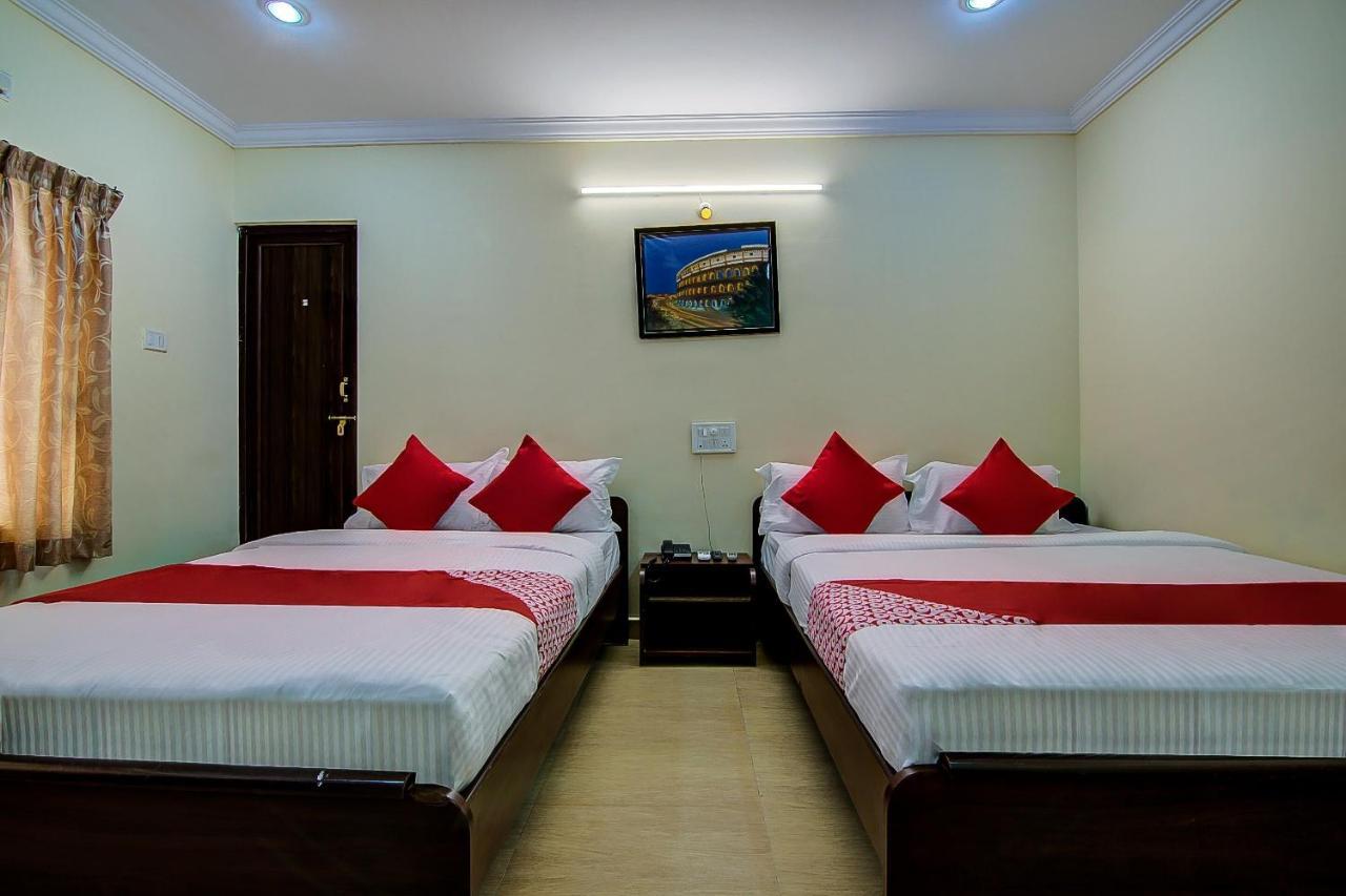 Oyo Lalitha Delight Hotel Visakhapatnam Exterior foto